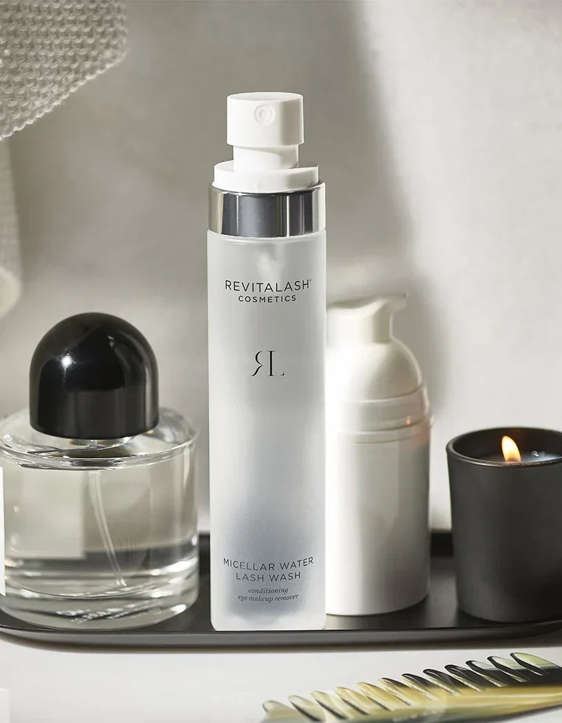 Το Απόλυτο Micellar Water Lash Wash για τον καθαρισμό βλεφαρίδων & φρυδιών